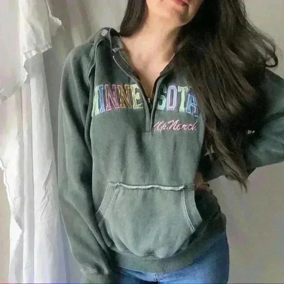 Tops - Y2K distressed collegiate style hoodie